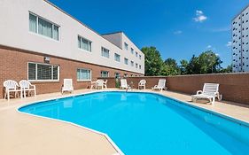 Ramada By Wyndham Paintsville Hotel & Conference Center